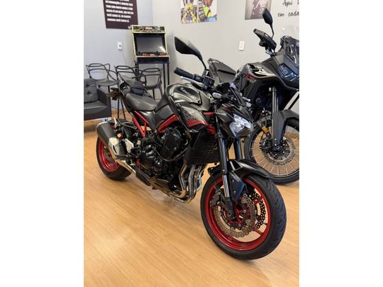 KAWASAKI Z900 KAWASAKI Z900